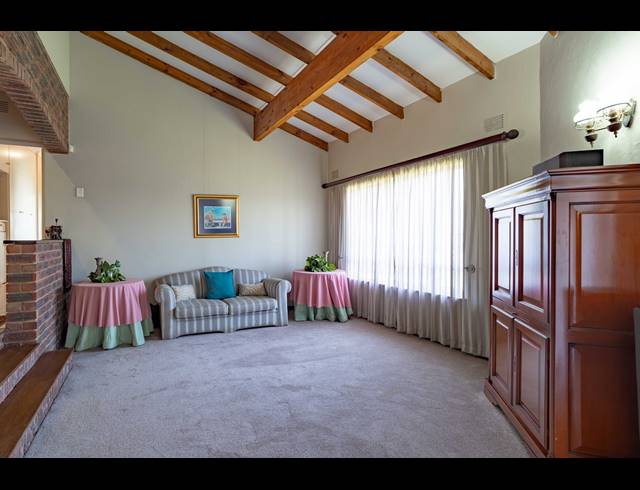 3 BEDROOM SECTIONAL TITLE FOR SALE IN WESTVILLE